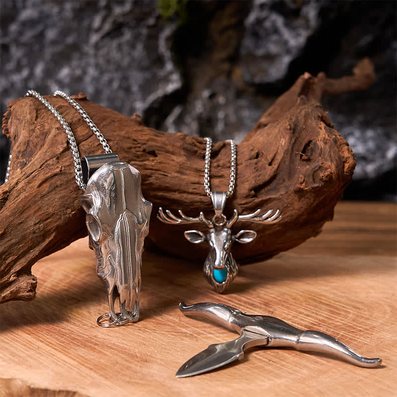 Set di collane con ciondolo a forma di toro con corna lunghe e testa di alce turchese