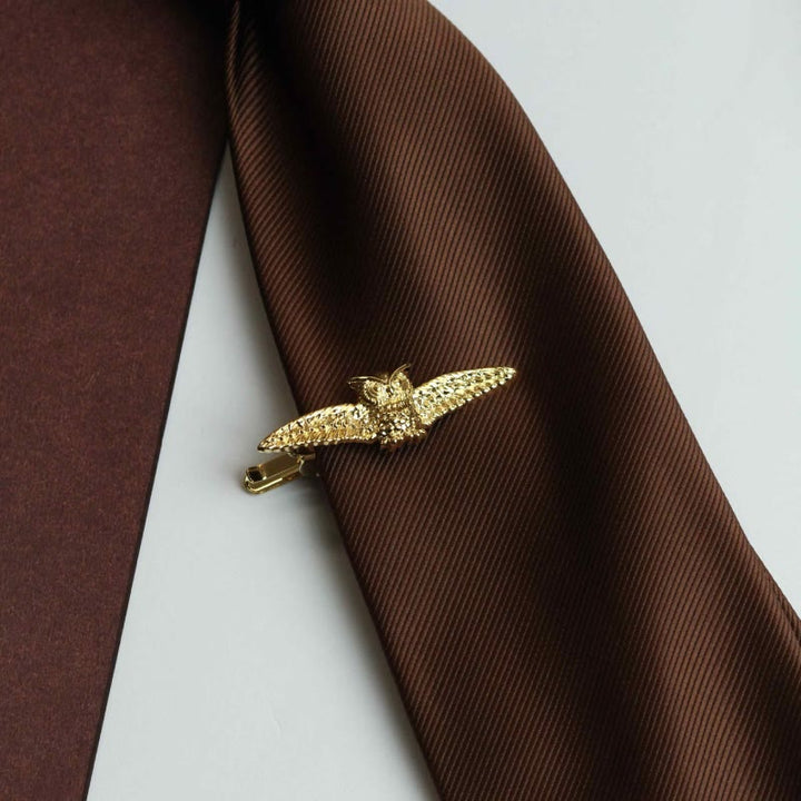 Fermacravatta a forma di gufo volante in oro per abbigliamento maschile