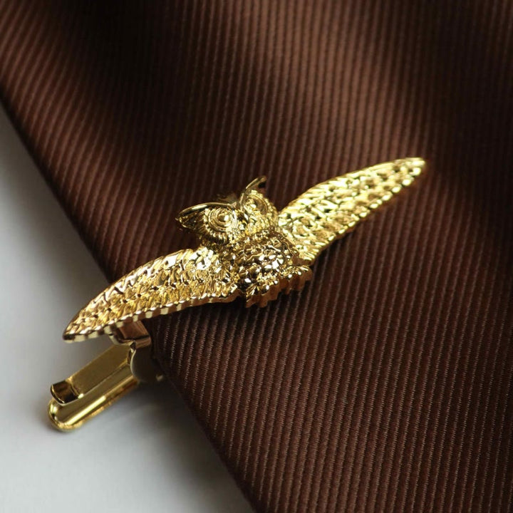Fermacravatta a forma di gufo volante in oro per abbigliamento maschile