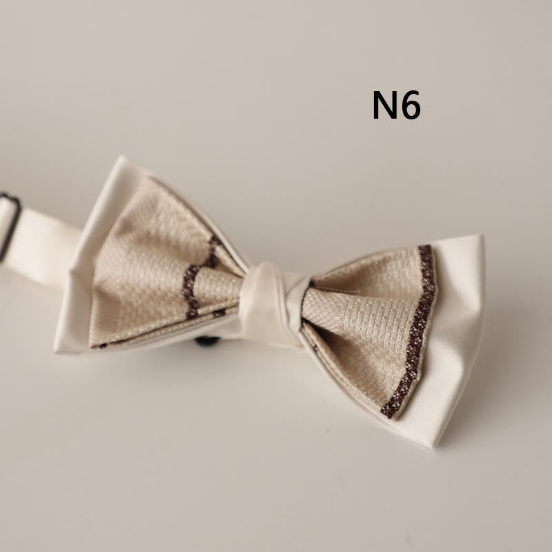 Papillon con cinturino regolabile in raso a due strati con motivo beige