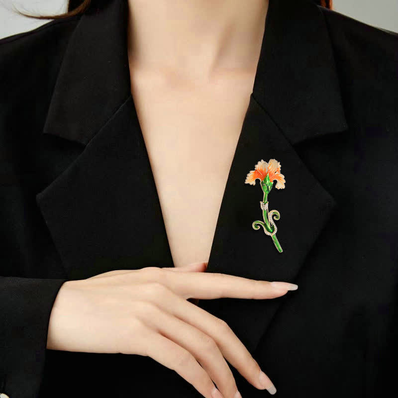 Spilla a forma di garofano smaltato da donna