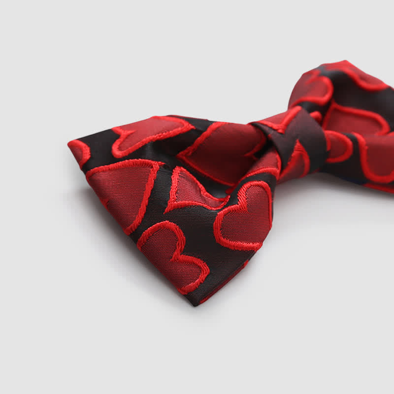 Papillon da uomo con ricamo a forma di cuore