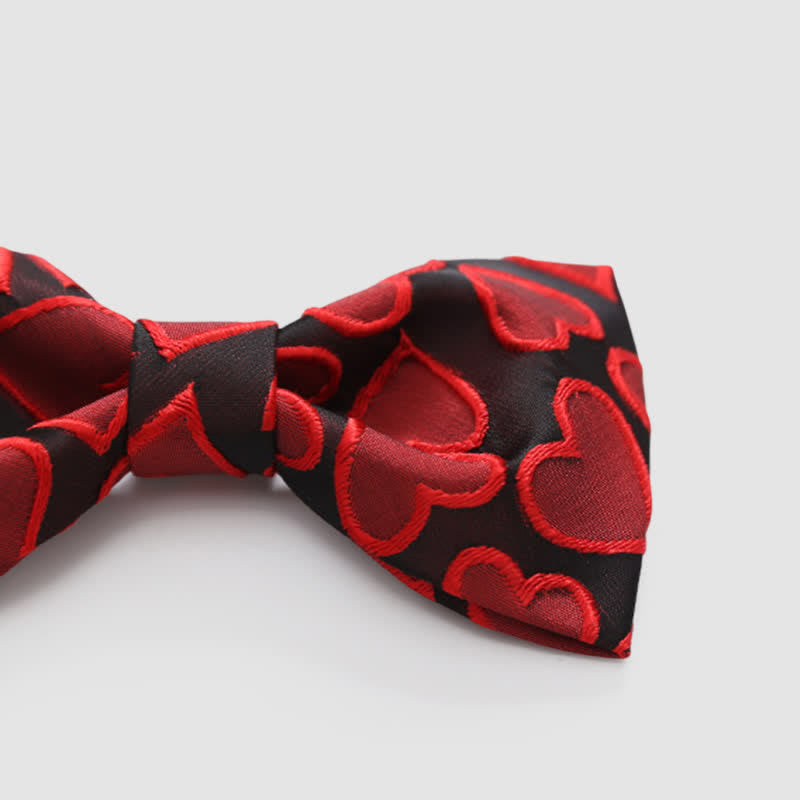 Papillon da uomo con ricamo a forma di cuore