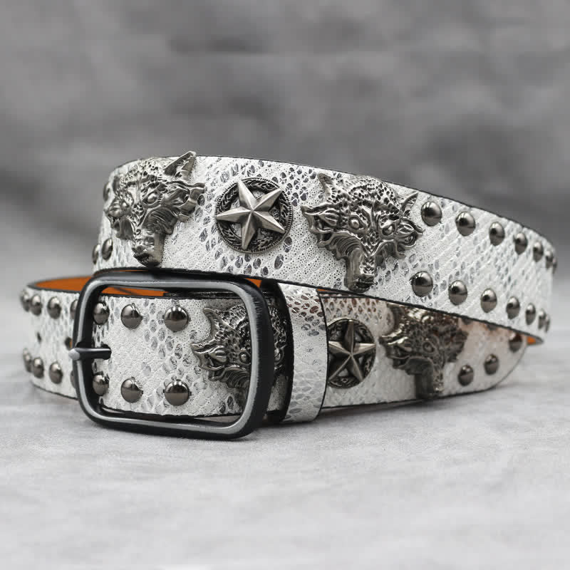 Cintura in pelle stampata in pelle di serpente nera con rivetto a testa di lupo in argento antico