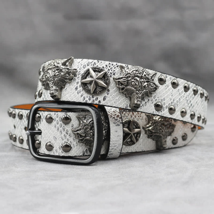 Cintura in pelle stampata in pelle di serpente nera con rivetto a testa di lupo in argento antico