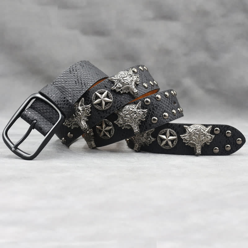 Cintura in pelle stampata in pelle di serpente nera con rivetto a testa di lupo in argento antico