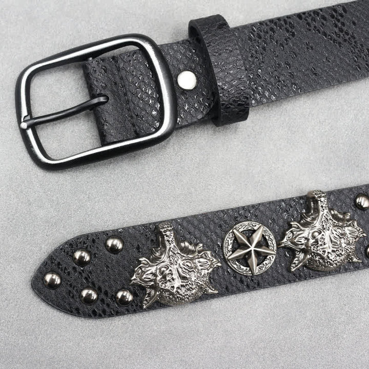 Cintura in pelle stampata in pelle di serpente nera con rivetto a testa di lupo in argento antico