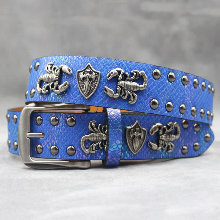 Cintura in pelle stampata con rivetti a forma di scorpione in argento antico