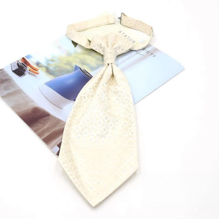 Cravatta da uomo pre-annodata con volant e motivo Paisley di lusso, stile smoking, Ascot