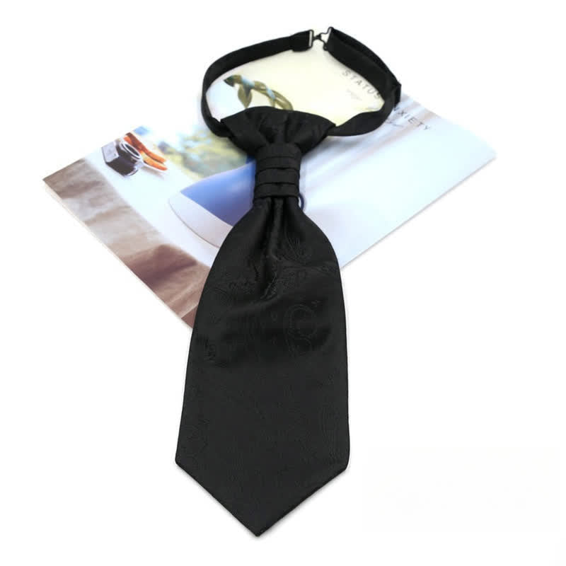 Cravatta da uomo pre-annodata con volant e motivo Paisley di lusso, stile smoking, Ascot
