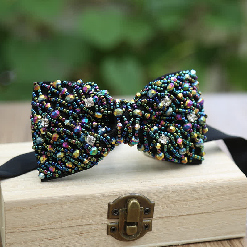 Papillon con perline ricamate in cristalli colorati scintillanti