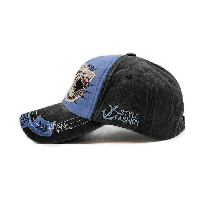 Cappellino da baseball con bordo sfrangiato e ricamato con squalo