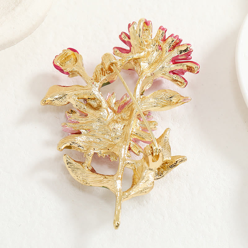 Spilla smaltata con bouquet di margherite da donna