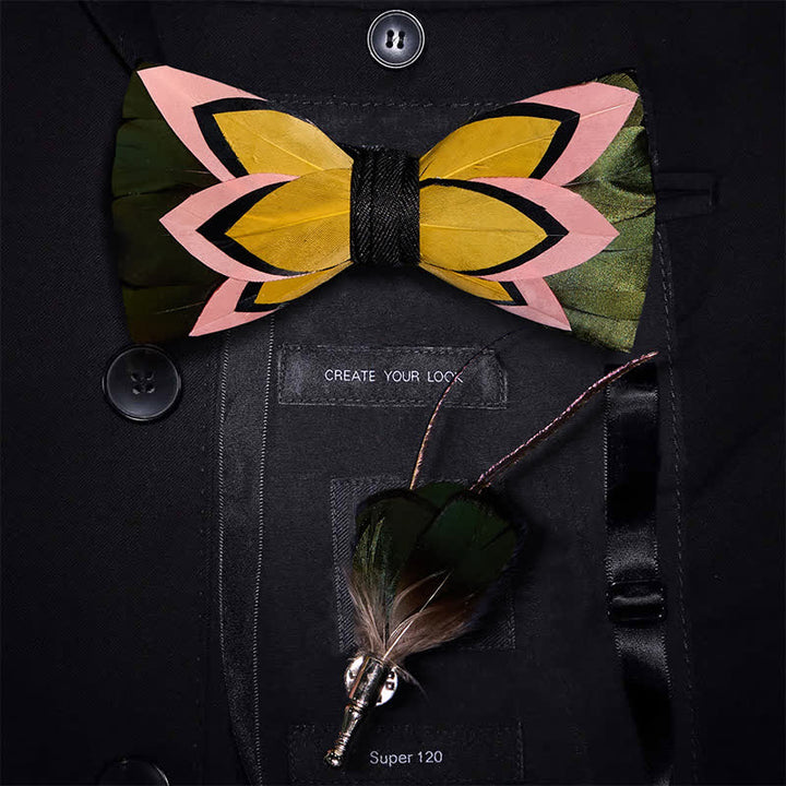 Papillon con piume nere iridescenti e spilla da bavero