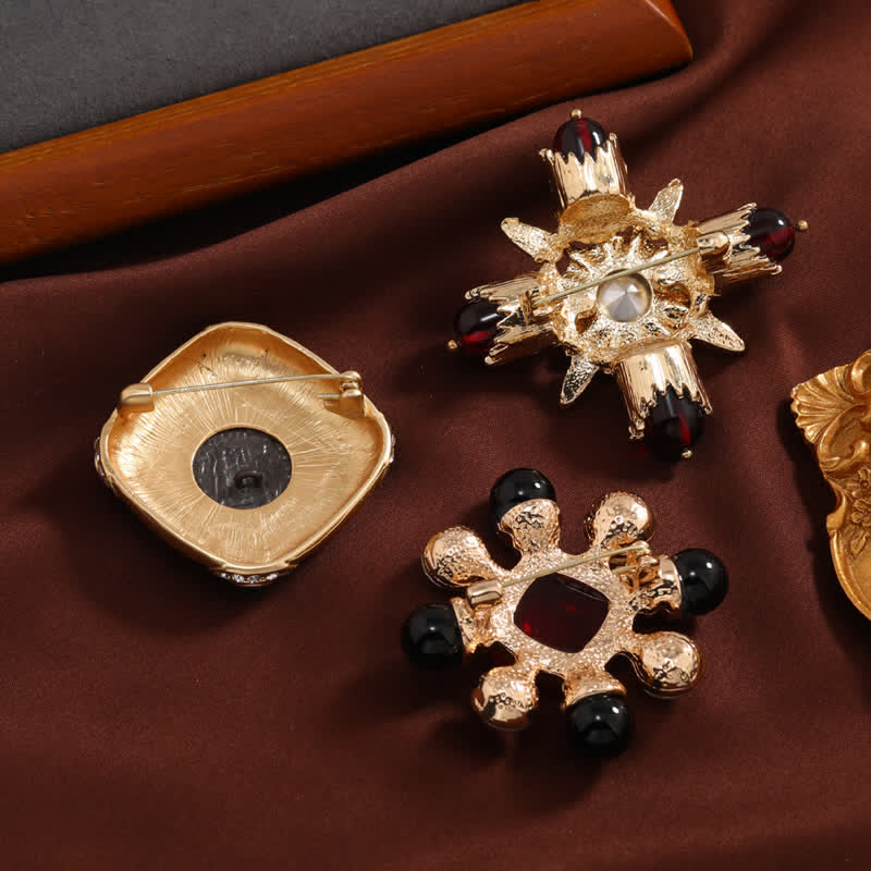 Spilla quadrata geometrica con strass in stile barocco da donna