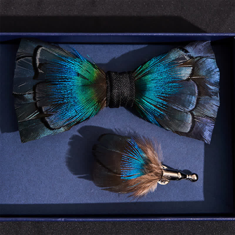 Papillon blu navy a cascata con piume e spilla da bavero - image 3