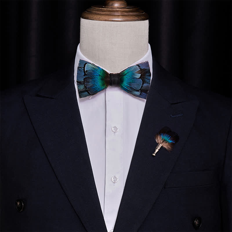 Papillon con piume blu navy a cascata per bambini con spilla da bavero