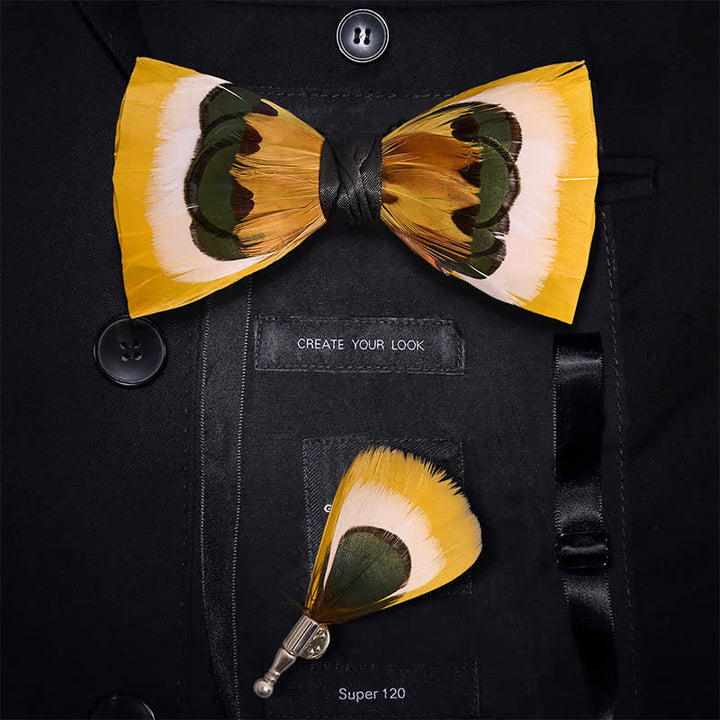 Papillon con piume gialle e bianche vivaci