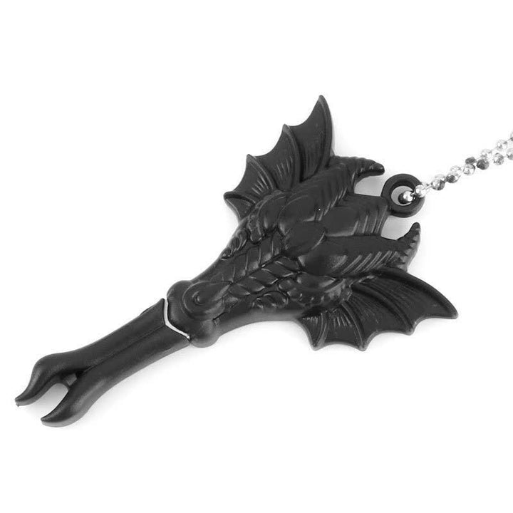 Collana con ciondolo a forma di mini lama nascosta con serpente e teschio di drago nero