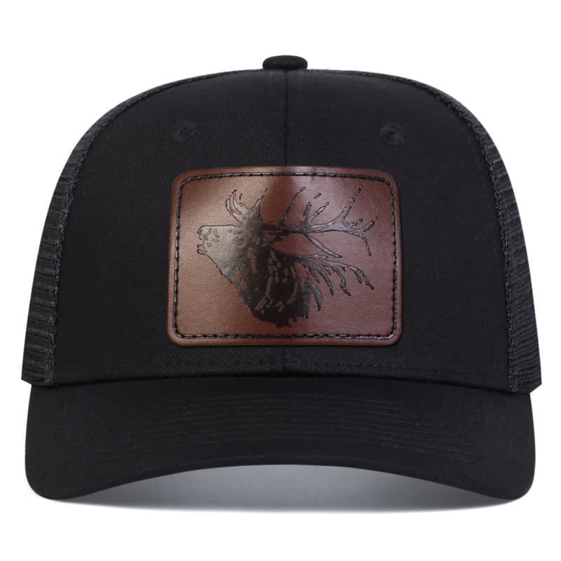 Cappello da camionista con etichetta in pelle con grande testa di cervo