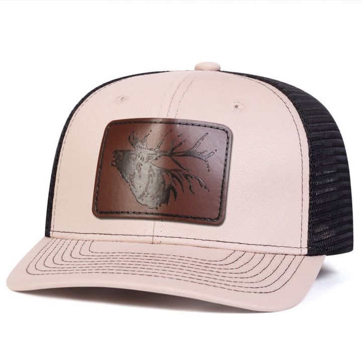 Cappello da camionista con etichetta in pelle con grande testa di cervo