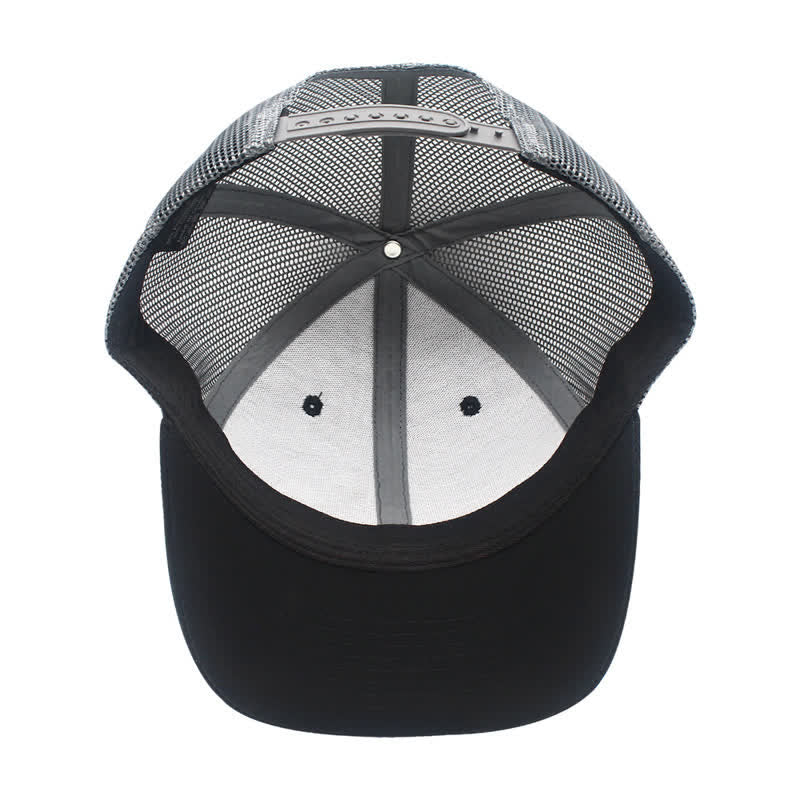 Cappello da camionista con etichetta in pelle marrone e motivo a lettere
