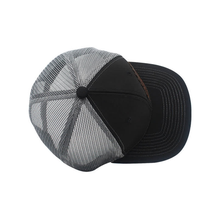 Cappello da camionista con etichetta in pelle marrone e motivo a lettere