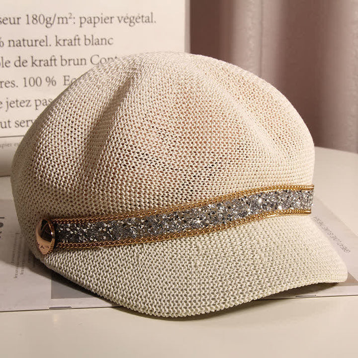 Cappello basco in paglia con catena in oro e strass argentati, elegante da donna