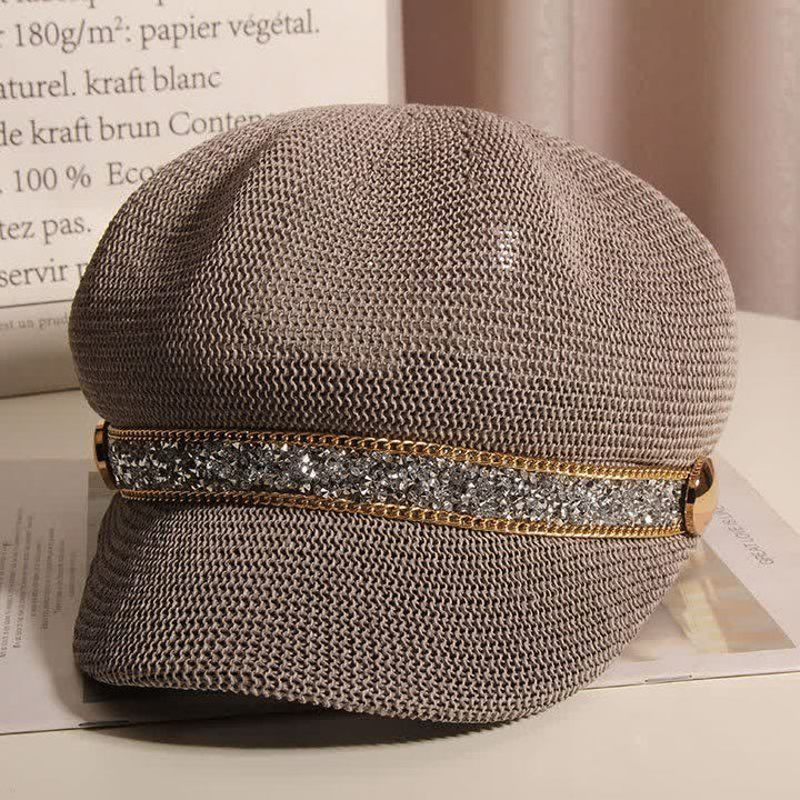 Cappello basco in paglia con catena in oro e strass argentati, elegante da donna