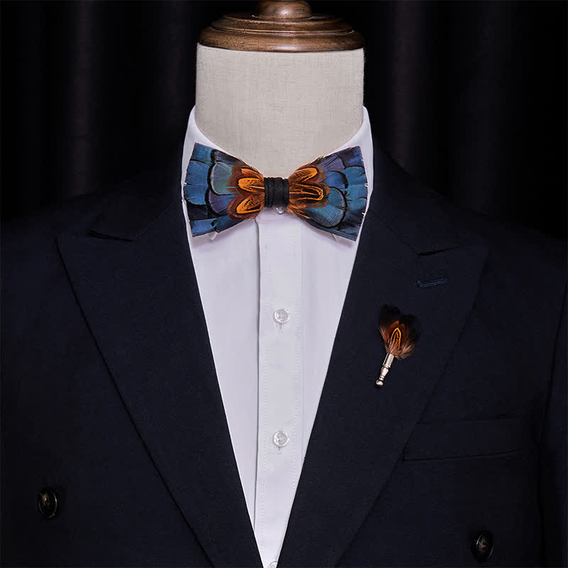Papillon con piume blu navy e ruggine per bambini con spilla da bavero