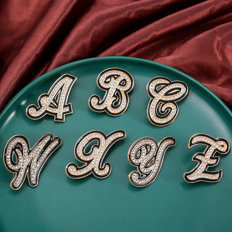 Spilla con lettera iniziale smaltata nera e strass, alfabeto 26 - image 0