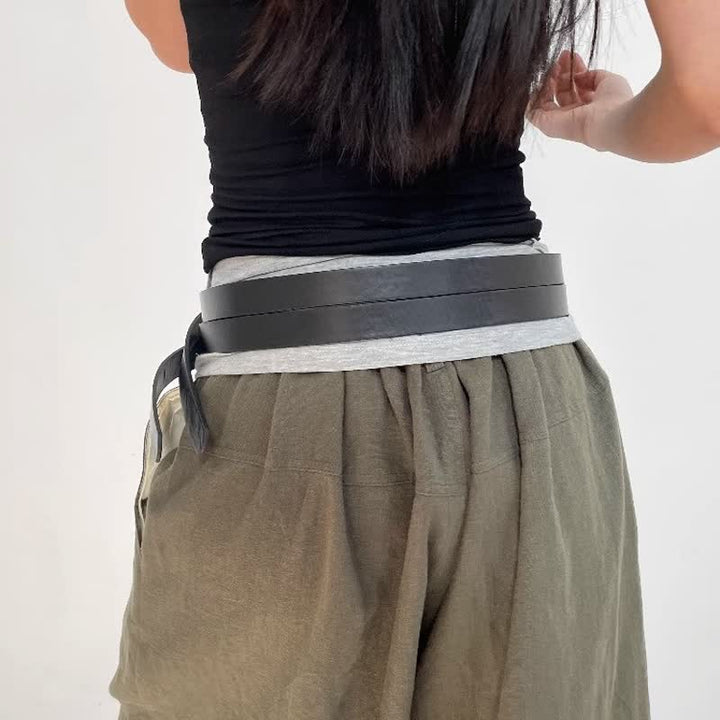 Cintura da donna in pelle nera con doppio cinturino e doppio ardiglione