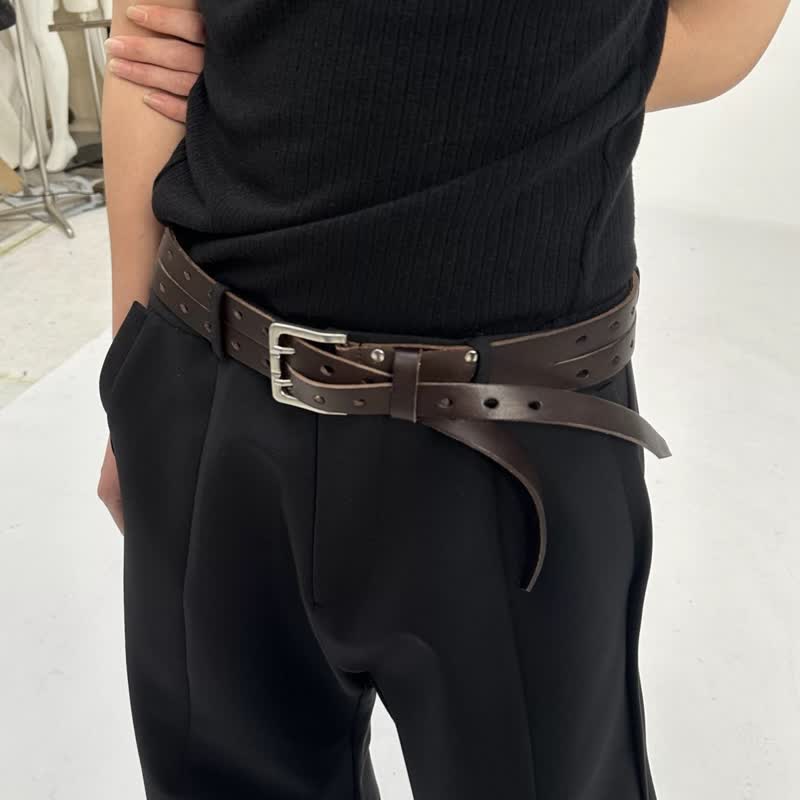 Cintura in pelle marrone con doppio cinturino e doppio ardiglione - image 3