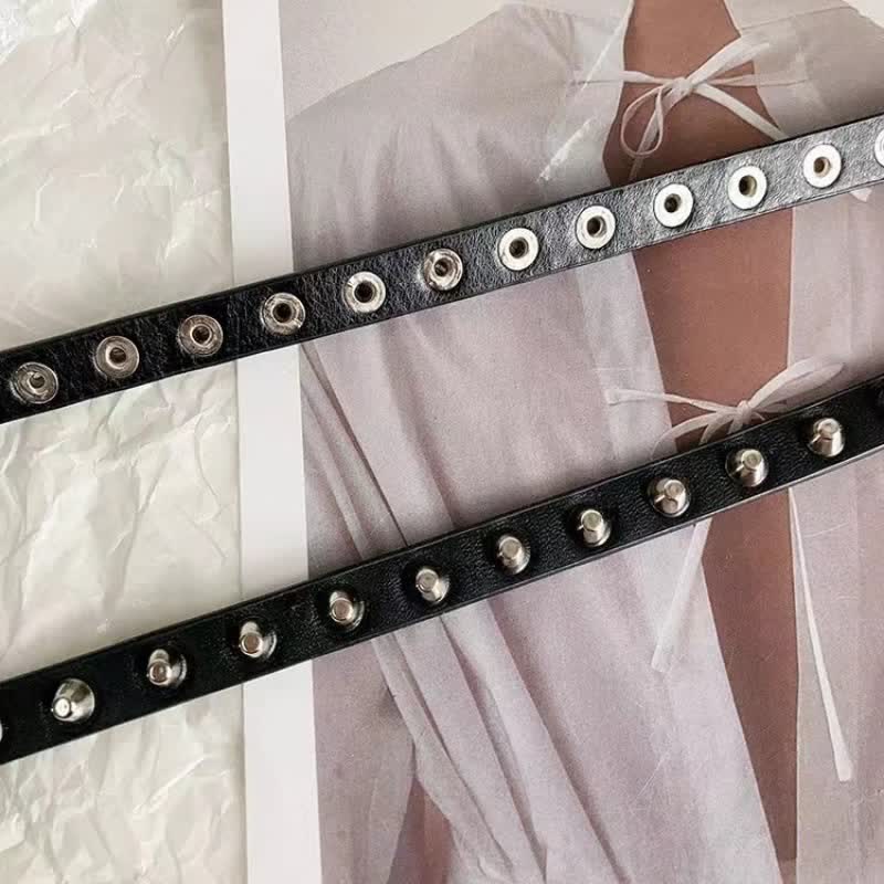 Cintura da donna in pelle nera extra lunga con rivetti punk casual a doppio strato