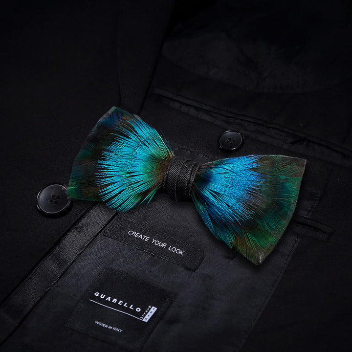 Papillon Aurora blu e verde con piume per bambini e spilla da bavero - image 2