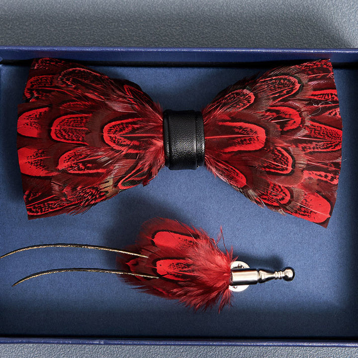 Papillon con piume di pavone Crison & Black e spilla da bavero