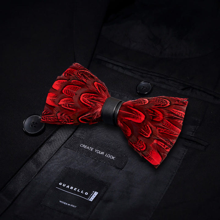 Papillon con piume di pavone Crison & Black e spilla da bavero