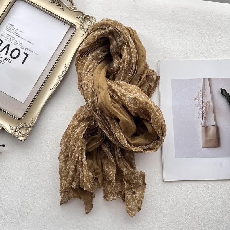 Sciarpa sottile in lino e cotone con pieghe floreali artistiche da donna