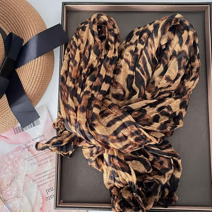Sciarpa autunnale sottile in lino e cotone plissettato con stampa leopardata da donna