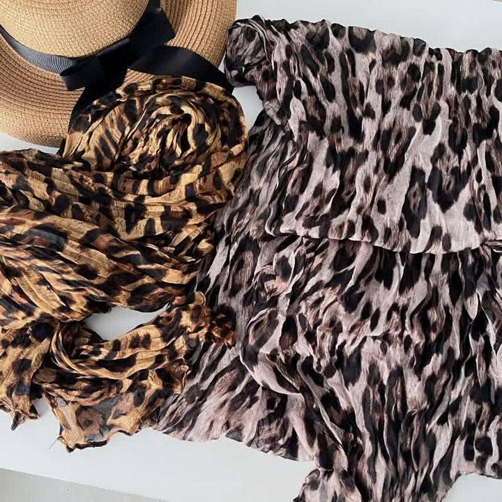 Sciarpa autunnale sottile in lino e cotone plissettato con stampa leopardata da donna