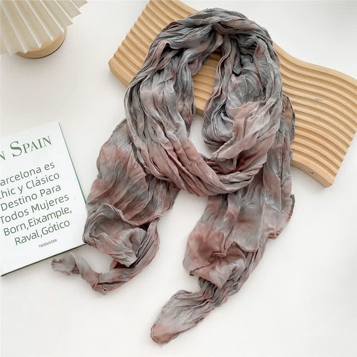 Sciarpa lunga e sottile plissettata con tecnica tie-dye da donna