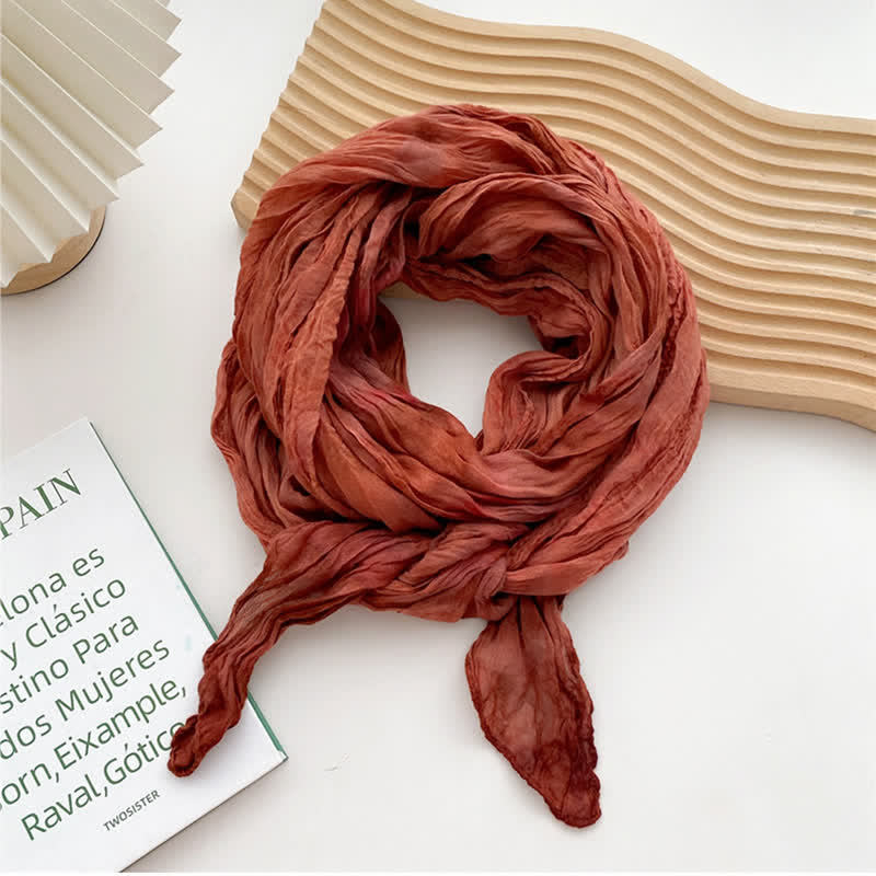 Sciarpa lunga e sottile plissettata con tecnica tie-dye da donna