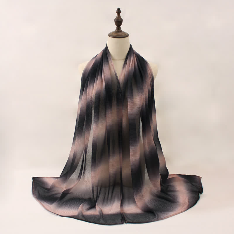 Sciarpa estiva sottile unisex a righe con pieghe e colori sfumati