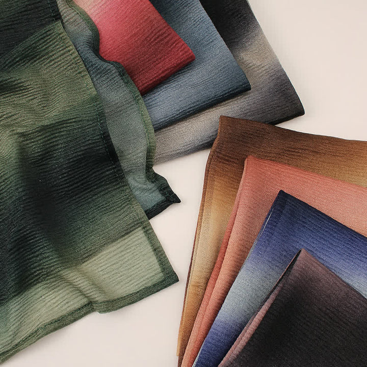 Sciarpa estiva sottile unisex a righe con pieghe e colori sfumati