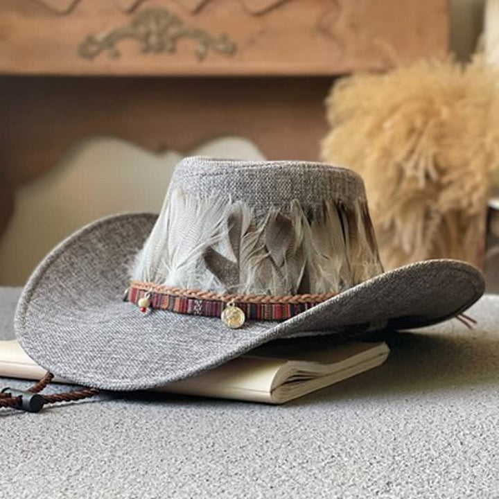 Cappello da cowboy western con fascia di piume in stile etnico a tesa larga