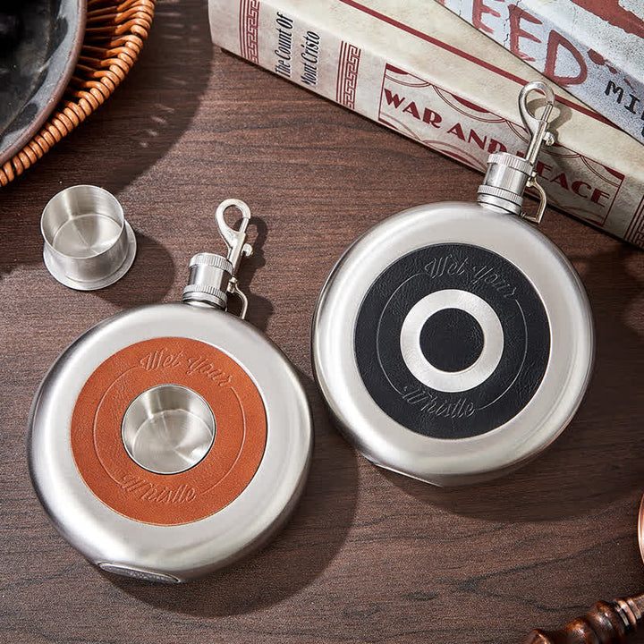 Borraccia portatile rotonda da 8 once con tazza incorporata e chiusura a gancio