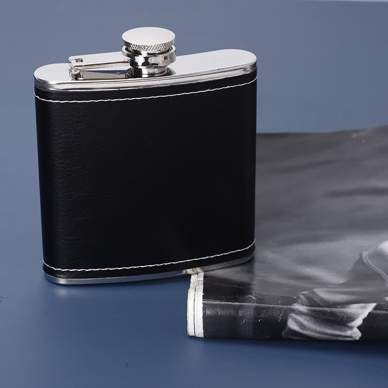 Set regalo da 5 fiaschette Noble da 6 oz in pelle nera impiallacciata