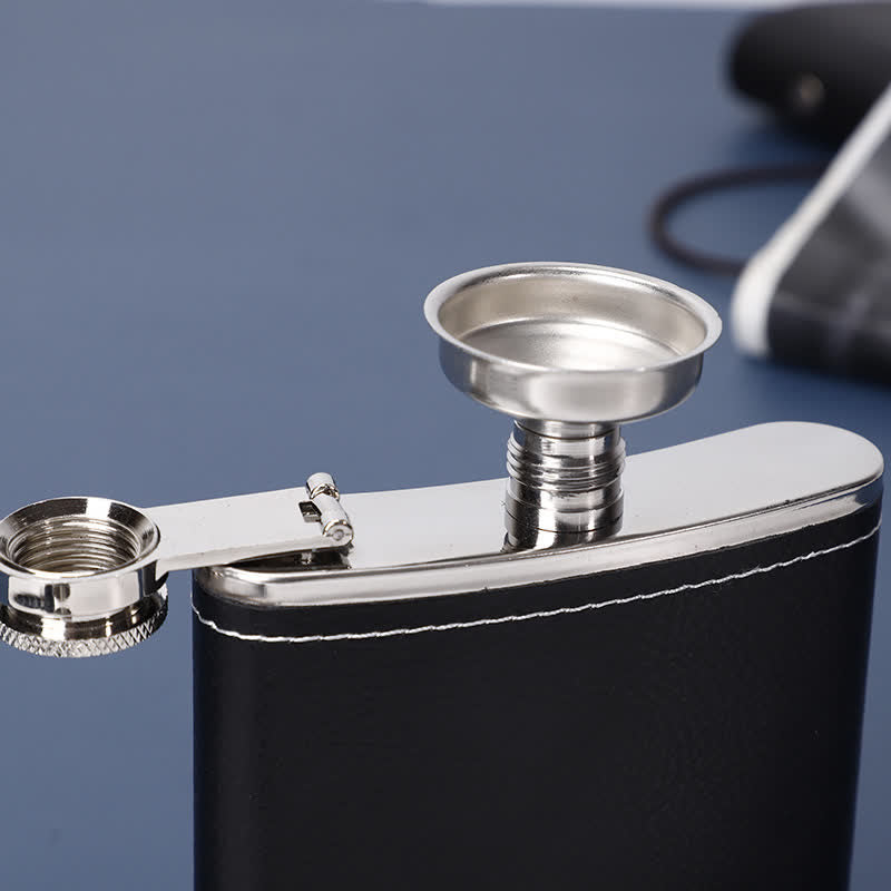 Set regalo da 5 fiaschette Noble da 6 oz in pelle nera impiallacciata