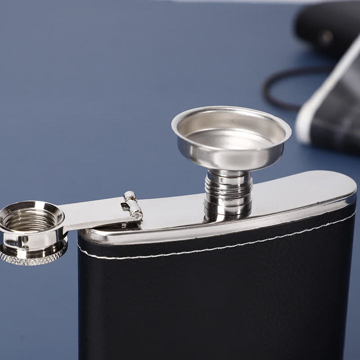 Set regalo da 5 fiaschette Noble da 6 oz in pelle nera impiallacciata