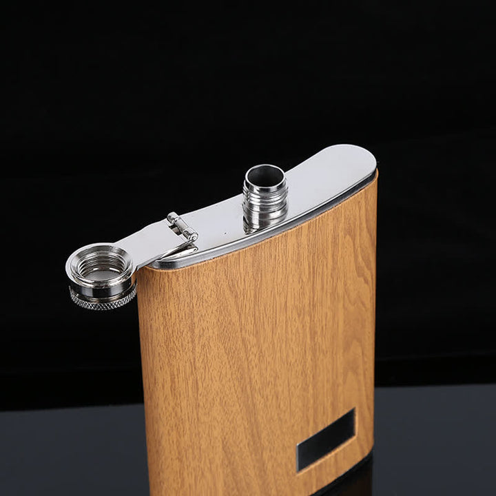 Set regalo da 6 fiaschette da 9 oz con tazze e tazzine impiallacciate in pelle effetto legno
